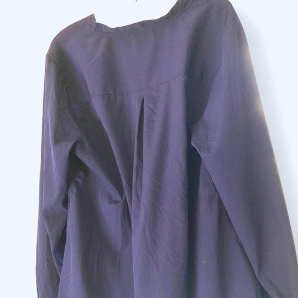 Coldwater Creek Women's Navy Embellished Top with beaded f Eront - Picture 2 of 4